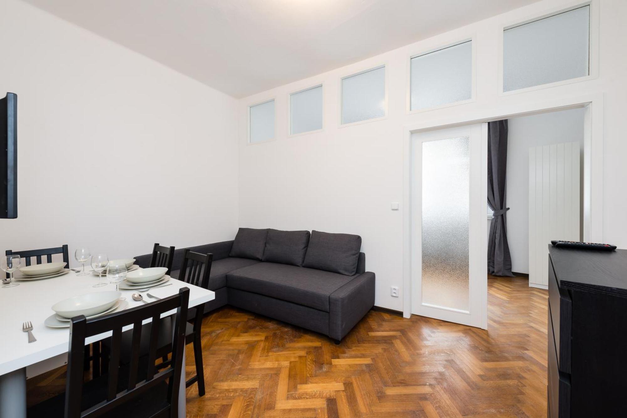 Apartment Affordable Navratilova