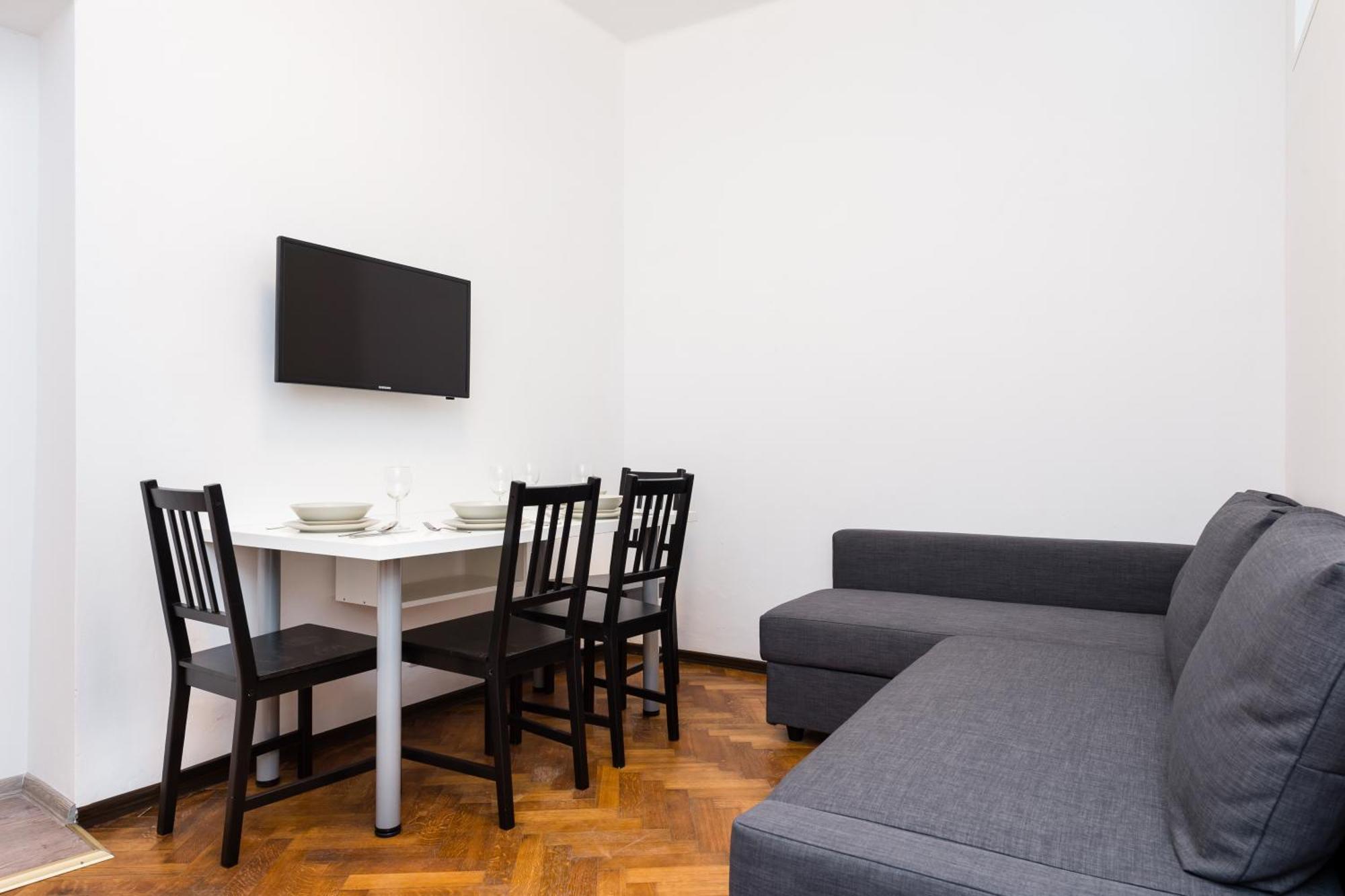 Apartment Affordable Navratilova